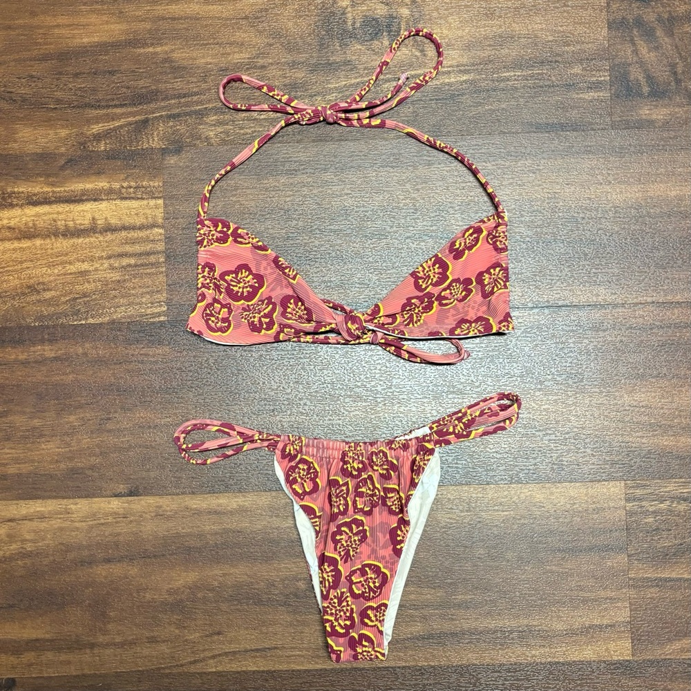 ⚡️SOLD ON MERCARI⚡️tai swim set in ewa